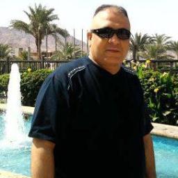 تاجر وشاعر نبطي خليجي 
00962785119148--الاردن
00966545671873---السعودي