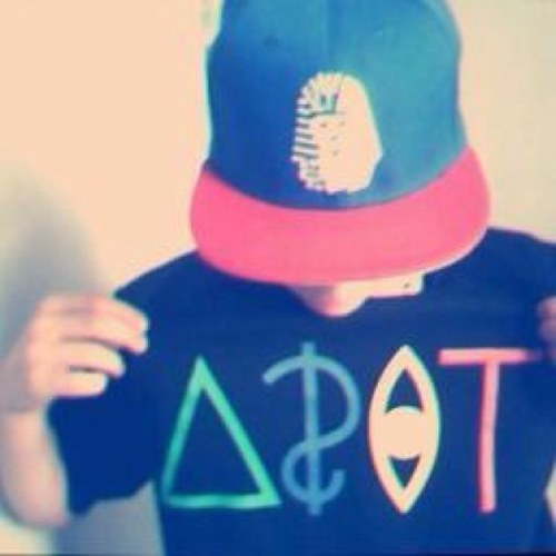 Random tweeter x. Overal en Nergens x Retweetbaren Tweets x Follow ons x Since 15-11-12 x