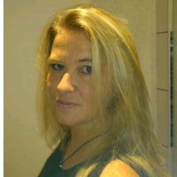 Ich glaub ich bin eine gespaltene Persönlichkeit.
Ihr kennt mich unter Daniela testet,Dannyka75 oder Daac2008. Backen und Produkttests sind meine Leidenschaft