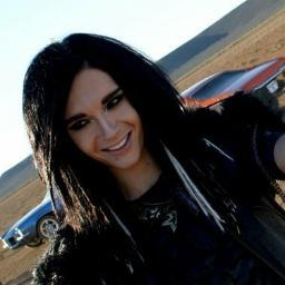 Tokio Hotel,Avril Lavigne,Sımple Plan butun hayatım.!
Alıenım cılgınım ıyıkı varım :D