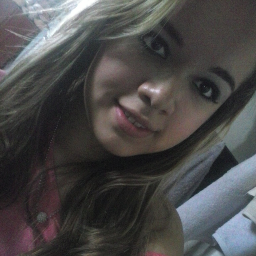 Uma vida sem amor e como arvore sem fruto sem flores. E amor sem beleza e como flor sem perfume . Vida , amor Beleza