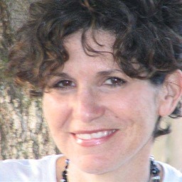 Hip Mom Jewelry Designer