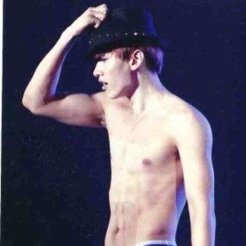 슈퍼주니어ー은혁bot 話してみて、俺を知ってみて。 １８禁・ＢＬ込み。botのみではないから。襲われても文句なし。 狼に注意。^ ^ かなりの変態だから鍵付き。