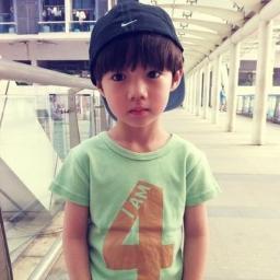 Verified @yr_roleplayer | '08line | Ulzzang Baby :3 | 2008-6-14 | Mama @YR_FxKrystal94 :3 |  Papa @YR_EXOLuHan :3 | kaka JaeEun & Daneeh :3 | #BABYNATION |