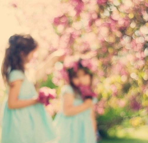 خَلْفَ كُلّ بابٍ حكَاية ..!
