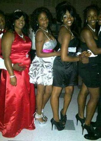 It's Itty Bitty,Bettie,LadyTwerk,ThunderThighs,& Lil Bootie Nay ! Known As TTB Follow Us Classy and never Trashy ! Mention 4 Follow Back (: