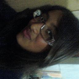Amo o Justin Bieber sou fã dele, amo os meus pais, adoro sair com minhas amigas, estou á procura de um novo amor ;)