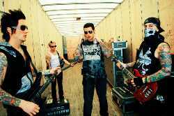 ®AvengedSevenFold© Follow meh.. I Follback foREVer.. Please