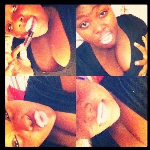#briaaSAYS , Fuckk straggss .#BriaaWANTS taa gett $$$. #BriaaSTAYS Popppingg taggsss , && #briaaaTHINK Youu hoesssFUNNY :)))))-