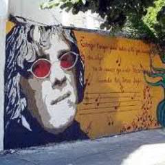 Curioso,inquieto,100% musical,melancólico,geminiano incurable,fan de Waits,Cave,Prince,Antony & Johnsons,Radiohead,Cohen,P.Gabriel,Spinetta,Sting,Bowie y SRV!