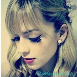 Página no Facebook dedicada aos Rebeldes : http://t.co/vYxUzaGp e uma engraçada para a  @Lua_Blanco http://t.co/1GZObRDM .
22/10