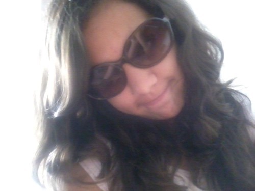 a menina que não meche com os sentimentos dos outros, aquela menina que vc gosta,aquela menina que segue em frente que nunca olha para tras.