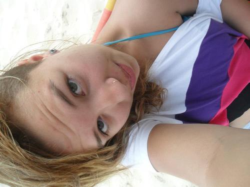 nao juge as pessoas vc nao e melhor do que nigueim pq um dia vc ando com elas !!!