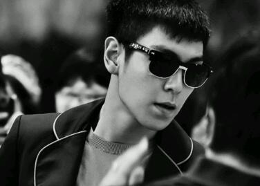 ✖Official YG Entertainment Faker for Bigbang's Choi Seunghyun 최 승현. Real Idol doesn't have twitter