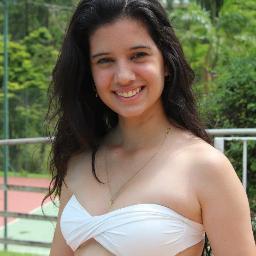 Ninguém tem o direito de me julgar a não ser eu mesmo. Eu me pertenço e de mim faço o que bem entender.