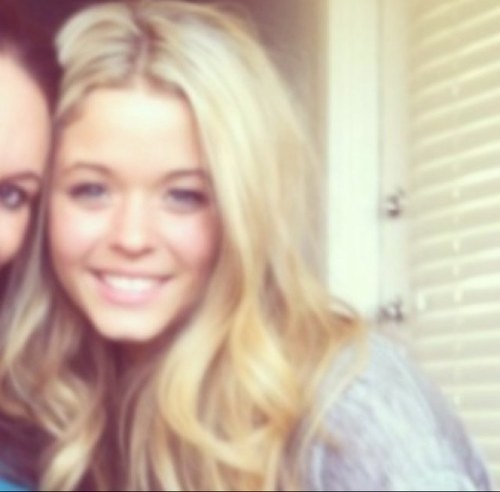 I have an unhealthy obsession with PLL, and you? - follow me on instagram @dilaurentisliars -