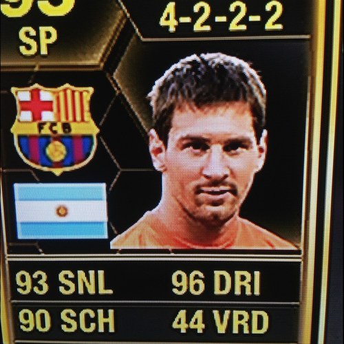Je kan vragen stellen ik verloot speler en je kan taem sturen ik ik geef tips