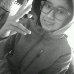 LdaKarlito's profile picture. ME GUSTA JUGAR FUTBOL CON LOS A MIWGOS Y SOI HINCHA DE LA UNIVERSIDAD DE CHILE 
SIGEME Y TE SIGO :D