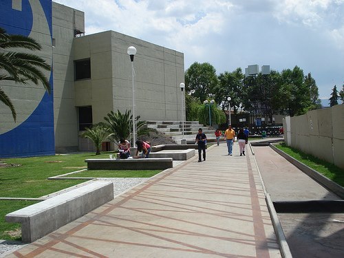 Este es un espacio hecho por alumnos de la UAM-Xochimilco, con el fin de dar a conocer y difundir información sobre la universidad. Síguenos !!!!