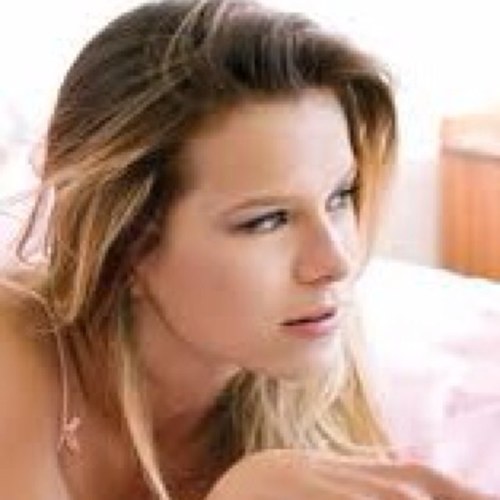 I'm of that tipe of girl that you want....perfect!! :*