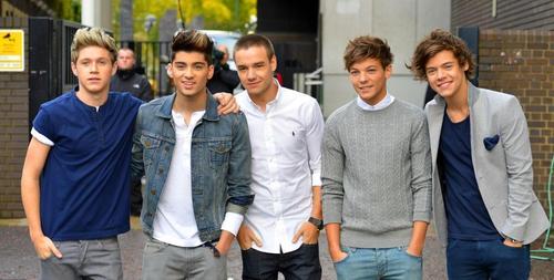 Soy defensora de ONE DIRECTION e sido enviadas desde el planeta DIRECRTION para pillar a DIRECTIONATORS y eliminar  rumores falsos¡¡¡¡¡¡¡¡¡¡¡¡¡¡¡¡¡¡¡¡¡¡