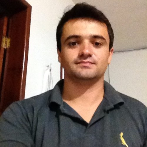 Fisioterapeuta, Estudante de Engenharia Civil e Vereador (PSD) na cidade de Canguaretama-RN