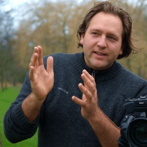 Enthousiaste filmmaker met meer dan 20 jaar ervaring. Ik help jou of jouw organisatie graag verder met een effectieve kwaliteitsfilm.