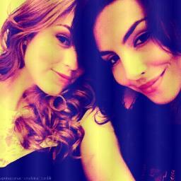 Daqui a 50 anos vou lembrar de vocês e de todas as vesez que vocês me fizeram sorrir! @sophiaabrahao @melfronckowiak