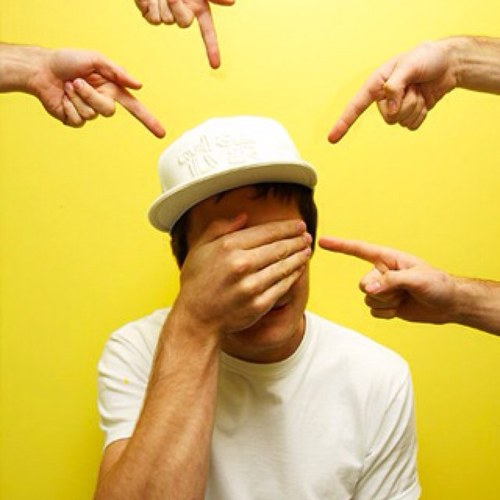 Yisanity's profile picture. 