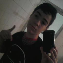 ATENÇÃO DOEI MEU TWITTER PARA MEU CUNHADO LUIZ HOLANDA! MEU NOVO TWITTER É @_forever_friend ////
  Segue ai (':