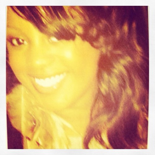 twentyone66's profile picture. People say that I look young! Thanks! However,...well, I'll put it this way...I'm well over 25 years old! I guess black really doesn't crack;)