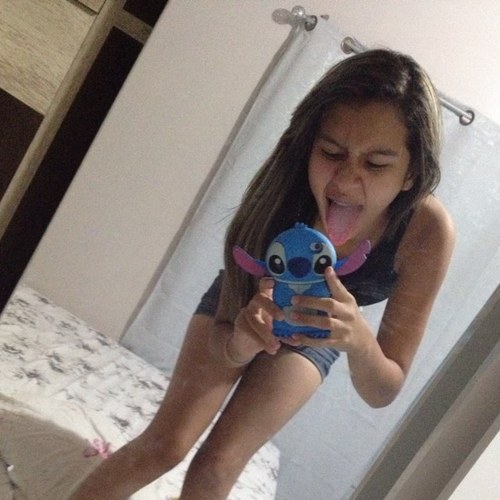 Gente boa, bacana, alegre, chata as vezes porem muito gata, menina que facilmente conquista uma amizade, valeu por tudo Camilinha I♥ YOU/ @_Adeck ツ