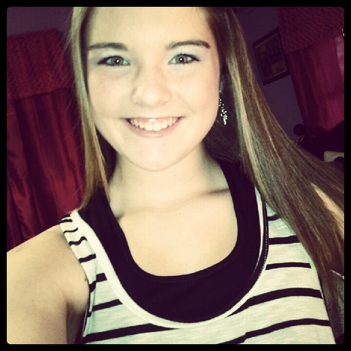im a cheerleader, i love playing basketball and soccer! and i just live to be who i wanna be.