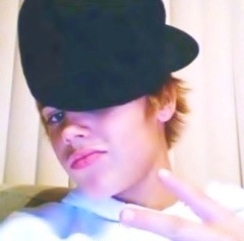 Distance is nothing when someone is everything .. i love you so much justin ! @LittlecBeadles follow me on 06/10/2011
