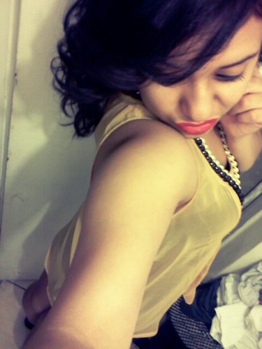 This is Les!! From LA :) ayye keepin it real holla at your girl anytime ;) I also #follow back no doubt.