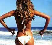 Soy una actriz y Protagonista....Hija de dios, con los pies en la tierra.... I love to have Fun & Hey! Who care's About what others Say**