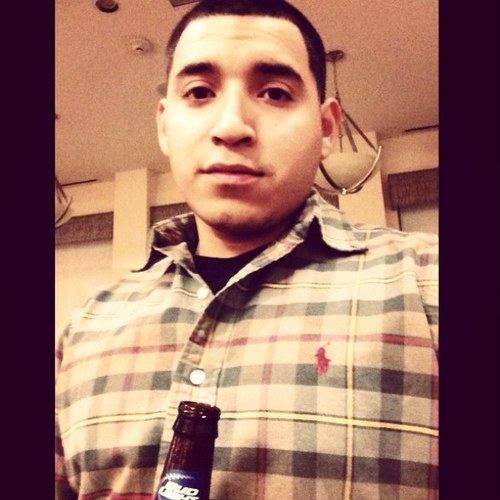 23yrs old Houston TX born n raised #teamfollowback #teamsneakerhead IG: junior07o