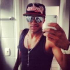 Pra que ler issuh?
Não é mais fácil me
seguir logoh?
Dai vuxê me conhece
pelos meus posts!
Não se preocupe, sempre estarei twittando! :p '