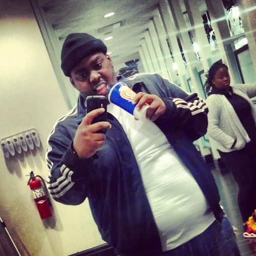 Im Young nigga love too get money.. Dont Have time for kidds bullshit...n I only fuck with my S.M.B Brother.