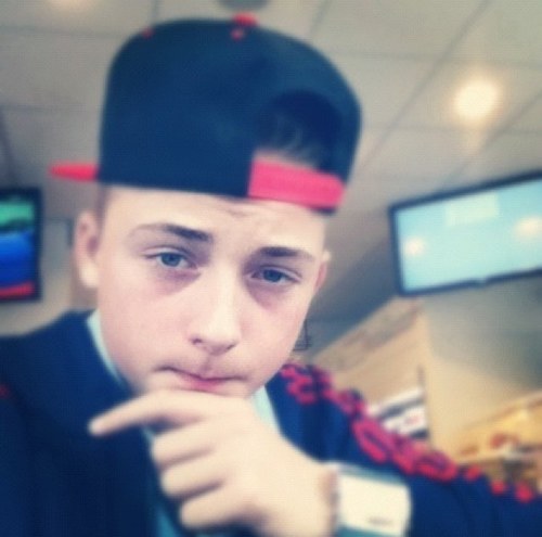 | Willem B. | Sv Beemster x | Ajacied | Nu je toch me bio leest druk dan gelijk op die volg knop x | 12 years | insta : __Nilssjex
