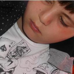 sezer_karatas's profile picture. patates kızartması,arkadaşlarımla dolaşmayı,gitar çalmayı ve çok seviyorum ve müzik benim hayatım..