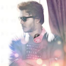 i hate  sadists
am like to be loved
but no one can love me bcoz 
i hate who loves me 
my name is pain 
i love only mys
