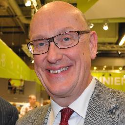 Leg psykolog och projektledare på stadskontoret Halmstads kommun. Intresserad av sjöfartshistoria, lokalhistoria, samhällsfrågor och psykologi.