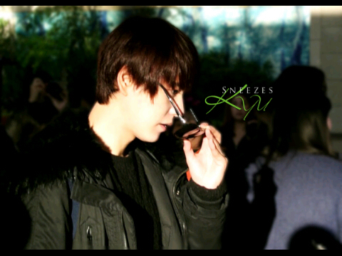 อันยอง ผมคยู ผมน่ารัก เฟรนด์ลี่ เข้ามาคุยกับผมได้นะไม่กัด มาเป็นส่วนนึงในชีวิตผมกันนะครับ ^^ just bot not real ^^ (ผมเป็นเด็กที่มีอารมณ์อ่อนไหวนะ)