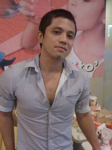 Minta di followback ??  Mention dulu yaa ..