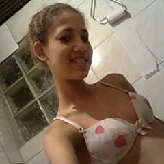 eu sou uma adolescente muito feliz