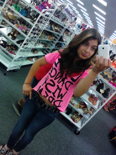 SalesFavi22's profile picture. Ayee (; When Bitches Talk Shiz They Kno Wassup!!!! Lol Yee (: Im Slick Crazy Cuh I Love Too Have Fun!!  Wanna Kno More Ask.