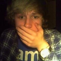 Guitarist - Love the Bands Avenged sevenfold, Billy Talent and The Red Hot Chili Peppers. - 16 years old - #TEAMMAWFAKKER