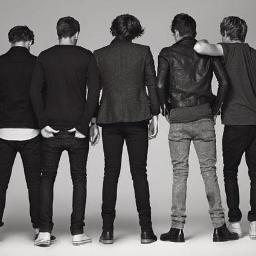 Live while you can ❤ - I tweet about my life ✿ - I love 1D, Ed Sheeran, Lawson, The Script, Taylor Swift, Justin Bieber and more! ♫♪ 
 Ask for a ℱℴℓℓℴω back! ツ