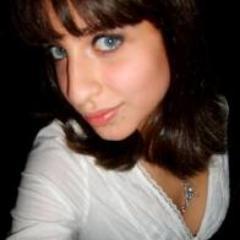 Me chamo  Veridiana tenho 14 anos , adoro pop-rock,amo chocolate etc